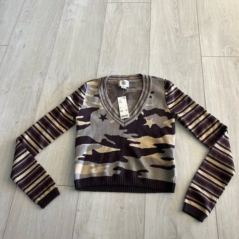 BDG Addison V Neck Ribbed Knit Sweater size M
